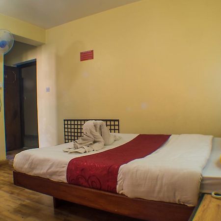 Hotel Meera Pokhara Extérieur photo