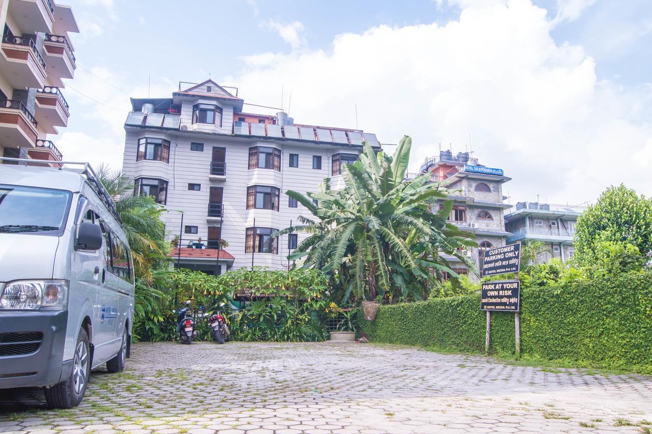 Hotel Meera Pokhara Extérieur photo