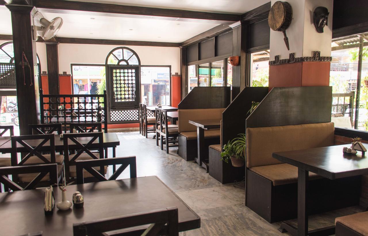 Hotel Meera Pokhara Extérieur photo